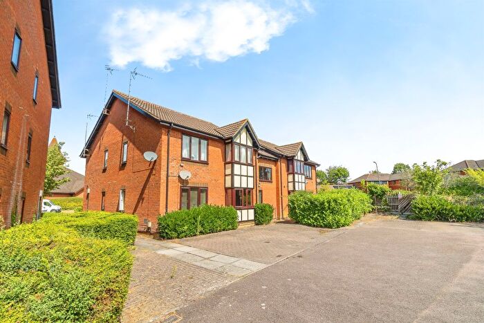 1 Bedroom Flat For Sale In Tenterden Crescent, Kents Hill, Milton Keynes, MK7