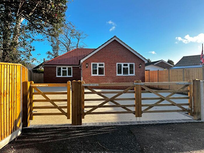 3 Bedroom Detached Bungalow For Sale In Dibden Purlieu, Southampton, Hampshire, SO45