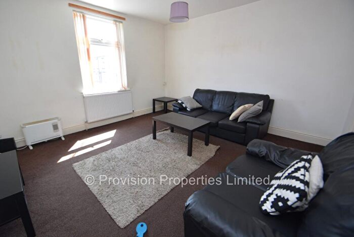 2 Bedroom End Of Terrace House To Rent In Harold Walk, Hyde Park, Leeds, LS6