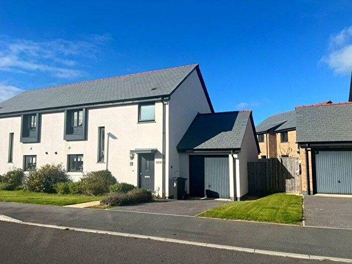3 Bedroom Property To Rent In Higher Butter Cove Close, Wadebridge, PL27