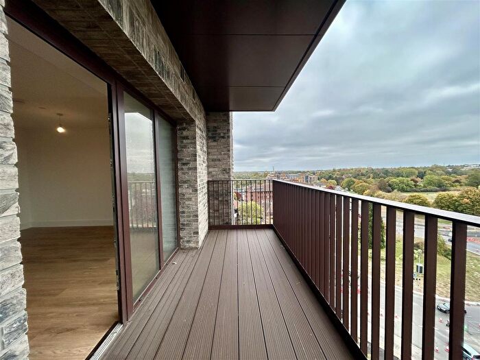 2 Bedroom Flat To Rent In Burnt Mill, Harlow, CM20