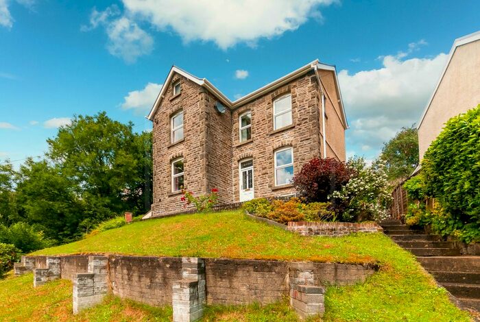 3 Bedroom Detached House For Sale In Heol Maes Pica, Lower Cwmtwrch, Swansea, SA9