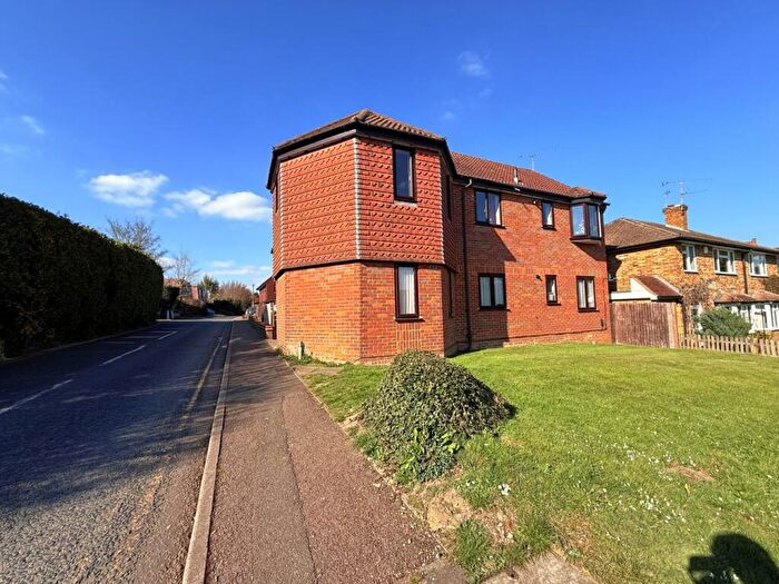 2 Bedroom Apartment To Rent In Hampden Road, Chalfont St Peter, Chalfont St Peter, SL9