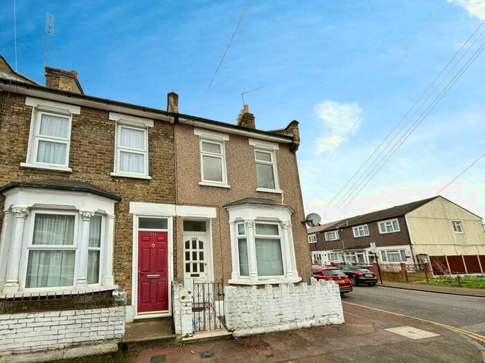 2 Bedroom End Of Terrace House To Rent In Tennyson Road, London, E15