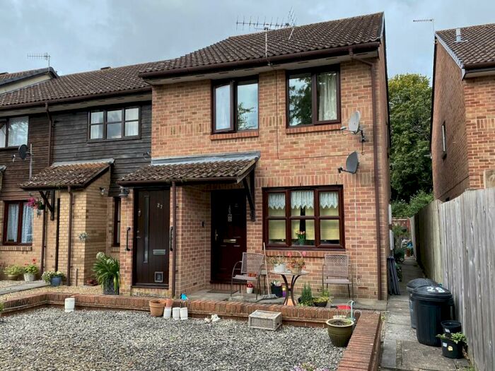 1 Bedroom Maisonette To Rent In Dales Way, Totton, SO40