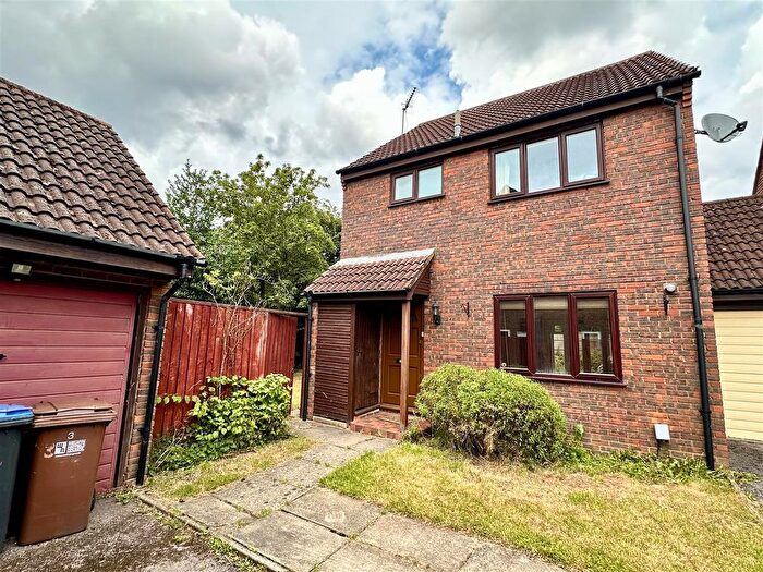3 Bedroom Detached House To Rent In Lydia Mews, North Mymms, Hatfield, AL9