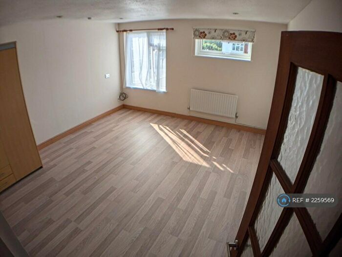 Studio To Rent In Cheshunt, Waltham Cross, EN8
