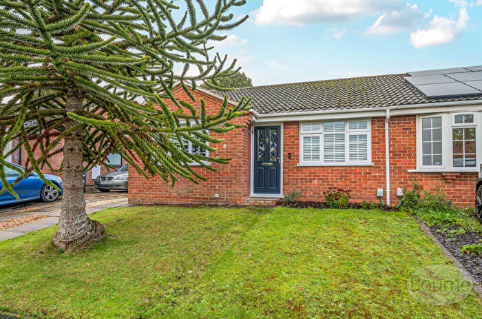 2 Bedroom Bungalow For Sale In Ambleside Crescent, Farnham, Surrey, GU9