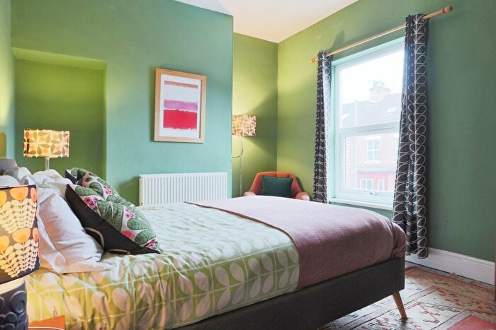 3 Bedroom End Of Terrace House For Sale In De Grey Street, Hull, HU5