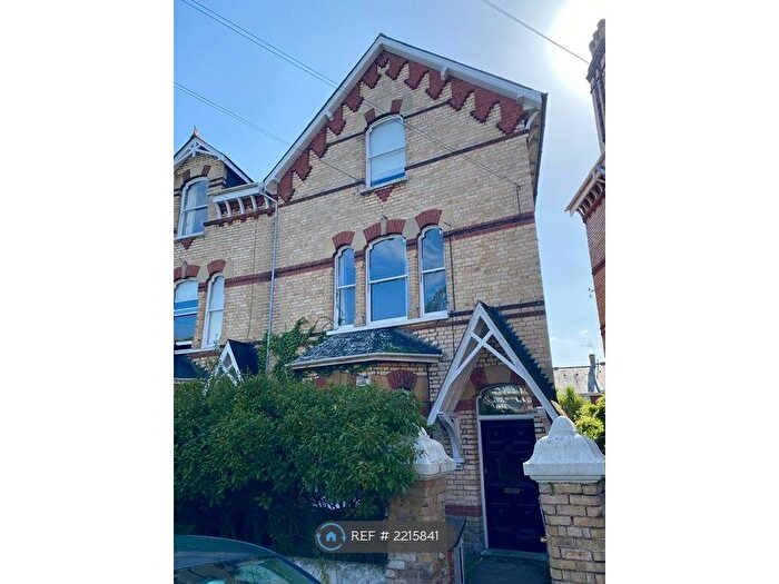 2 Bedroom Flat To Rent In Powderham Crescent, Exeter, EX4