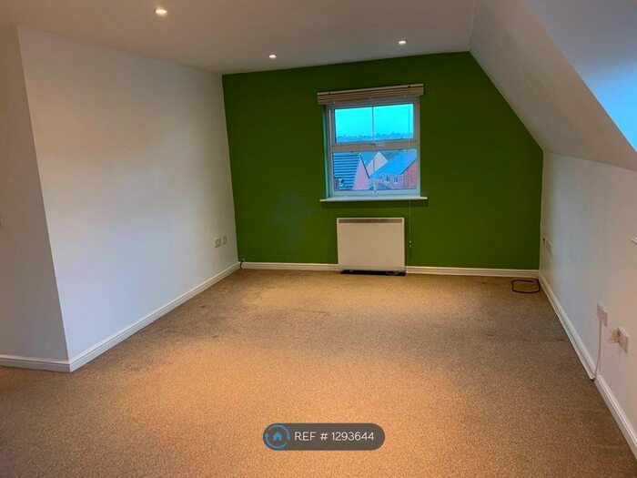 2 Bedroom Flat To Rent In Alma Wood Close, Chorley PR7