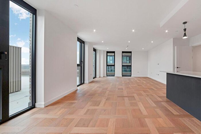 3 Bedroom Apartment To Rent In Saffron Wharf, London Dock, London, E1W