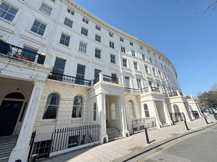 1 Bedroom Apartment For Sale In Adelaide Crescent, Hove, BN3