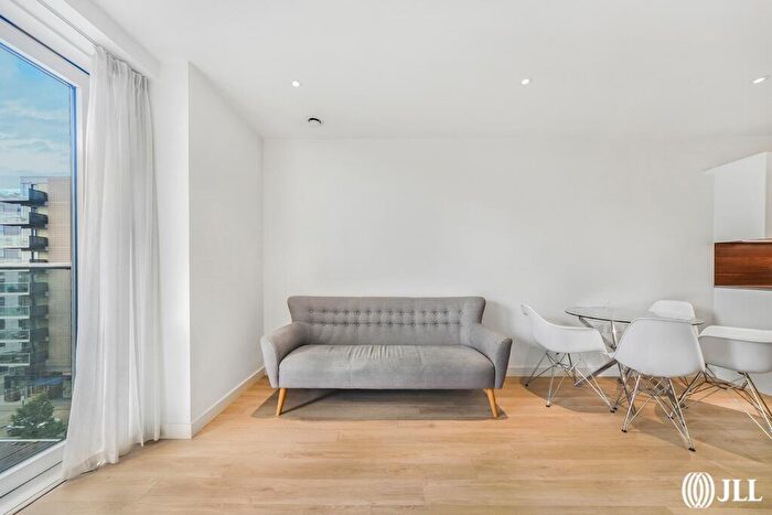 1 Bedroom Apartment To Rent In Skyline Apartments, London, N4