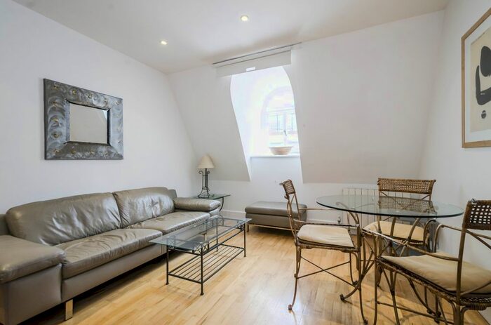 2 Bedroom Flat To Rent In Poppins Court, London, EC4A
