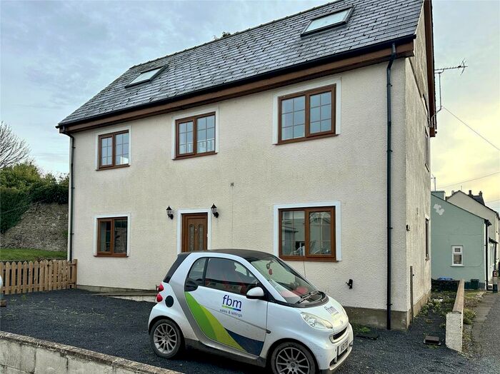 Detached House To Rent In Lower Lamphey Road, Pembroke, Pembrokeshire, SA71