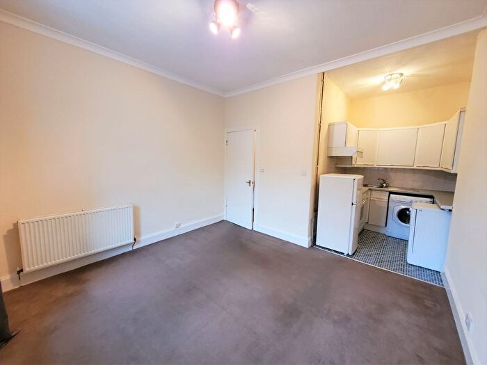 1 Bedroom Flat To Rent In Murdoch Terrace, Fountainbridge, Edinburgh, EH11