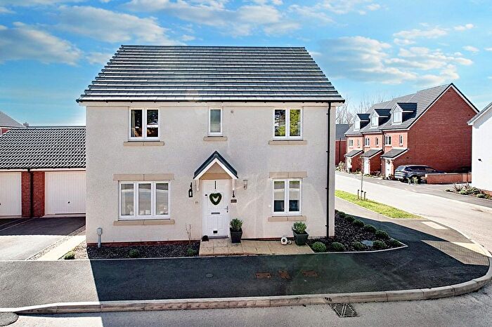 4 Bedroom Detached House For Sale In Trumpeter Place, Dawlish, EX7