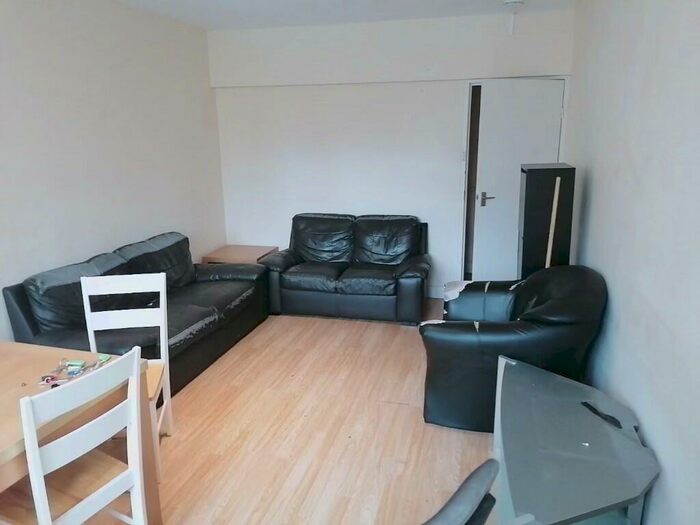 5 Bedroom Flat To Rent In Gastigny House, Lever Street, London, EC1V