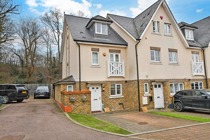 3 Bedroom End Of Terrace House For Sale In Bradfords Close, Buckhurst Hill, Essex, IG9