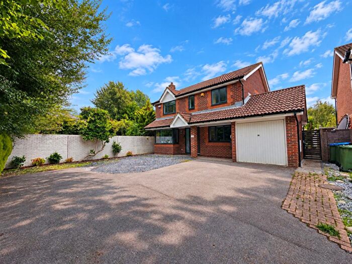 4 Bedroom Detached House For Sale In Tulip Gardens, Locks Heath, Southampton, SO31