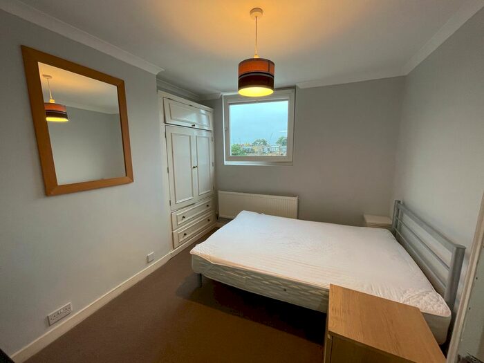 2 Bedroom Flat To Rent In Old Brompton Road, Earls Court, SW5