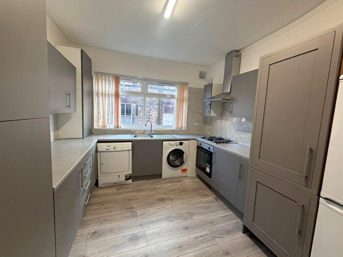 5 Bedroom Terraced House To Rent In Raven Road, Leeds, LS6