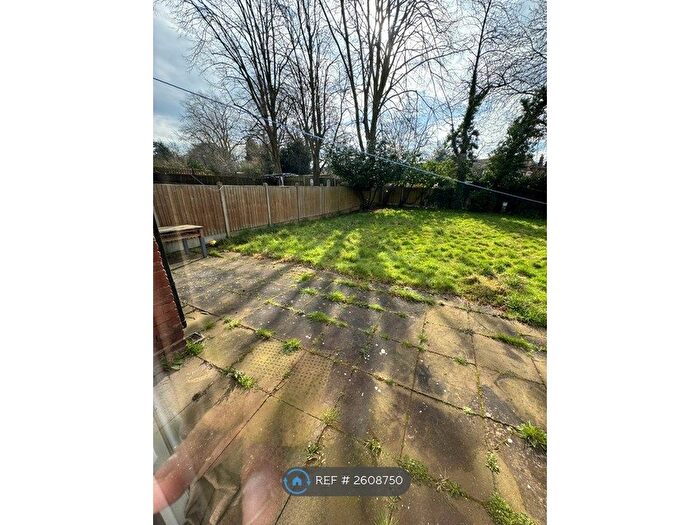 2 Bedroom Flat To Rent In Copthorne Road, Wolverhampton, WV3