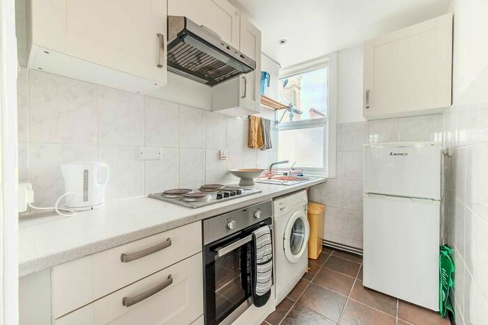 Studio To Rent In Kensington High Street, Kensington, London, W8
