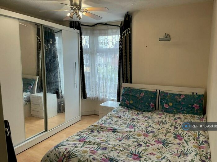 3 Bedroom Terraced House To Rent In Saint John's Road, Barking, IG11