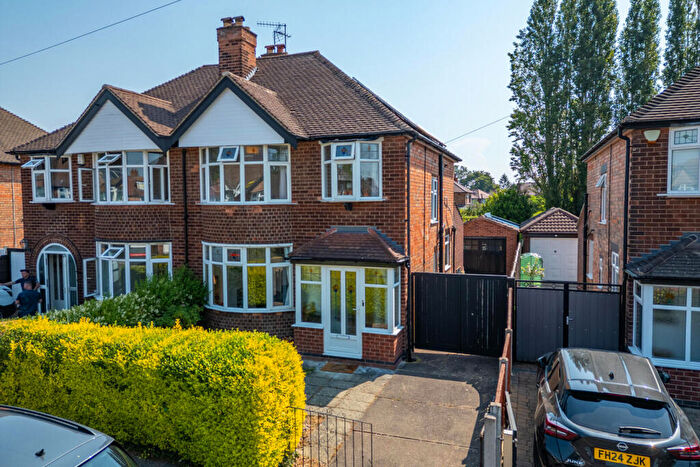 3 Bedroom Semi-Detached House For Sale In Kingswood Road, Wollaton, NG8