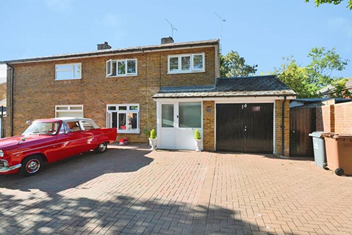 3 Bedroom Semi-Detached House For Sale In Cuttys Lane, Stevenage, SG1