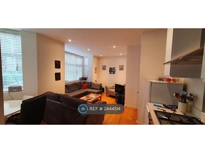 1 Bedroom Flat To Rent In Southfield Road, London, W4