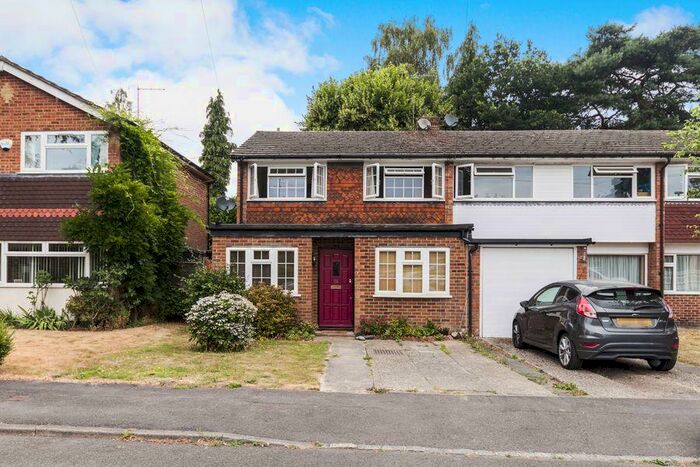 3 Bedroom Semi-Detached House To Rent In Westbury Close, Crowthorne, RG45