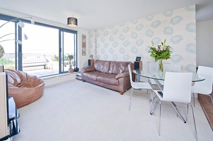 1 Bedroom Apartment To Rent In St Pancras Way, Camden, NW1