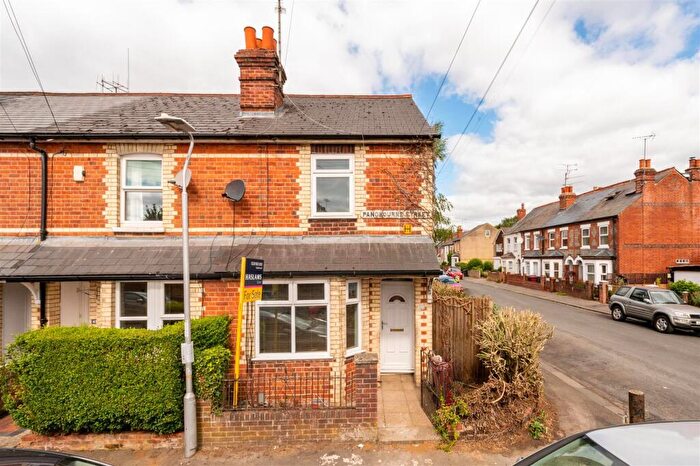 3 Bedroom End Of Terrace House For Sale In Pangbourne Street, Reading, RG30