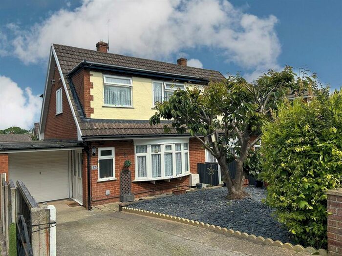 3 Bedroom Semi-Detached House For Sale In Maes Y Plwm, Holywell, CH8