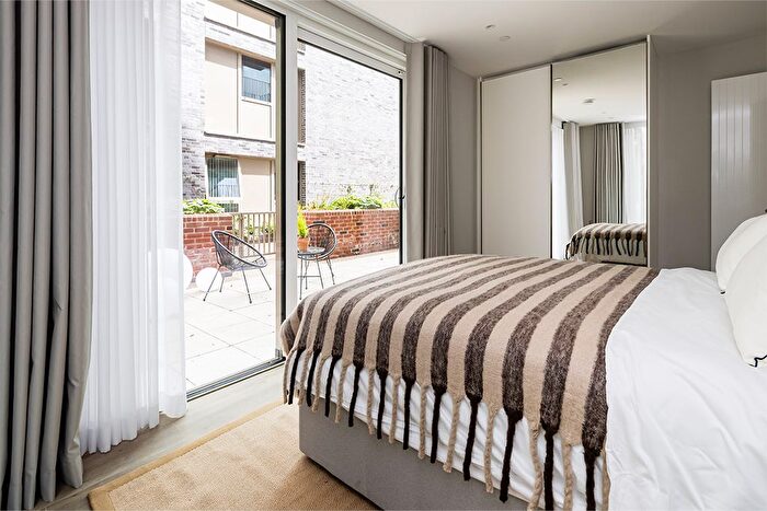 2 Bedroom Flat To Rent In Neptune Wharf, Grinstead Road, London, SE8