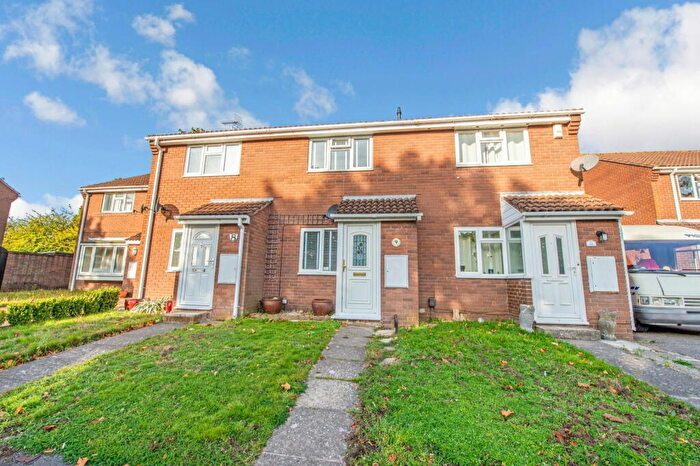 2 Bedroom Terraced House To Rent In Abraham Close, Botley, SO30