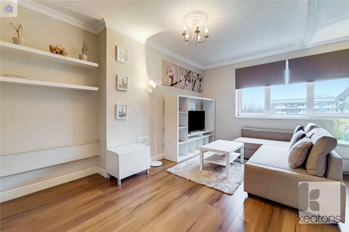 Flat To Rent In Galveston House, Harford Street, London, E1