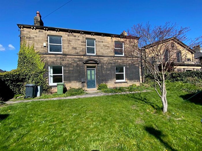 3 Bedroom House To Rent In Long Lane, Dalton, Huddersfield, HD5