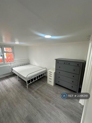 Studio To Rent In Dunsmure Road, London, N16