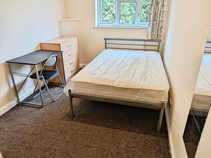 1 Bedroom Flat To Rent In Peat Moors, Headington, Oxford, OX3