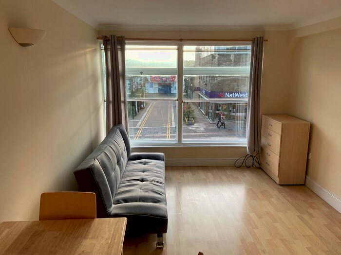 1 Bedroom Flat To Rent In Claredon Road, Borehamwood, WD6