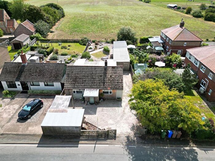 2 Bedroom Detached Bungalow For Sale In Reedness, Goole, DN14