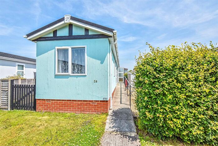 1 Bedroom Park Home For Sale In Berkeley Vale Park, Berkeley, GL13