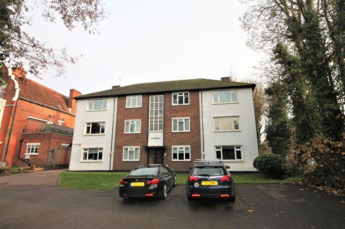 2 Bedroom Flat To Rent In Southend Road, Beckenham, Kent, BR3
