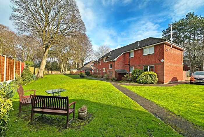2 Bedroom Retirement Property For Sale In Cotteril Close, Manchester, M23