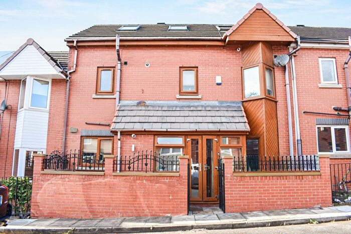 5 Bedroom Terraced House For Sale In Chaucer Street, Halliwell, Bolton, BL1