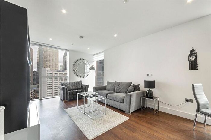 2 Bedroom Flat To Rent In Maine Tower, Canary Wharf, E14